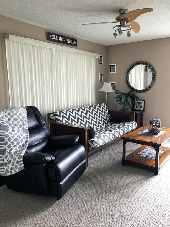 Anchorage Uptown Suites Esterno foto