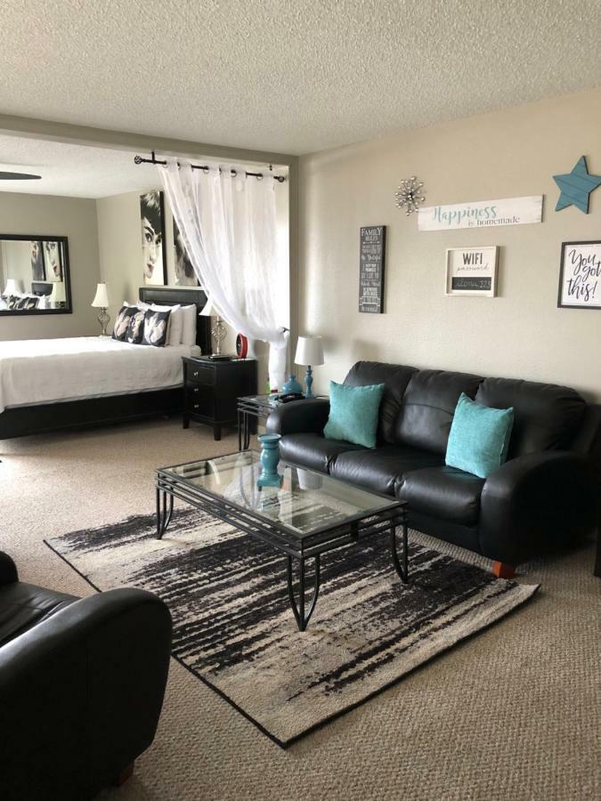 Anchorage Uptown Suites Esterno foto